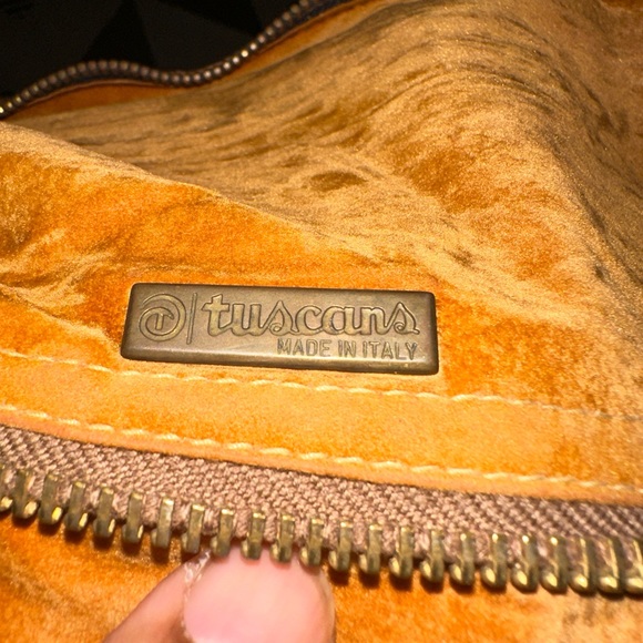 Tuscans leather duffle. - Picture 5 of 5